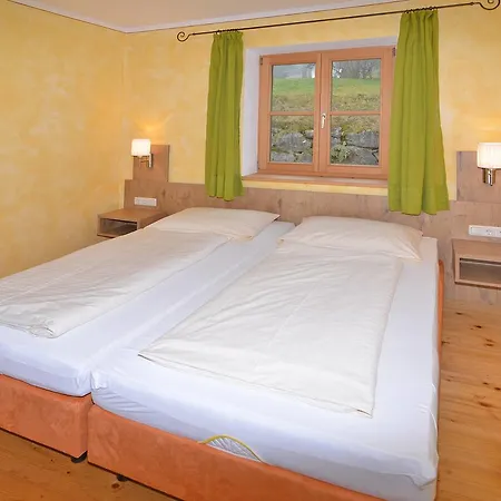 Semesterbostad Ferienhaus 200w